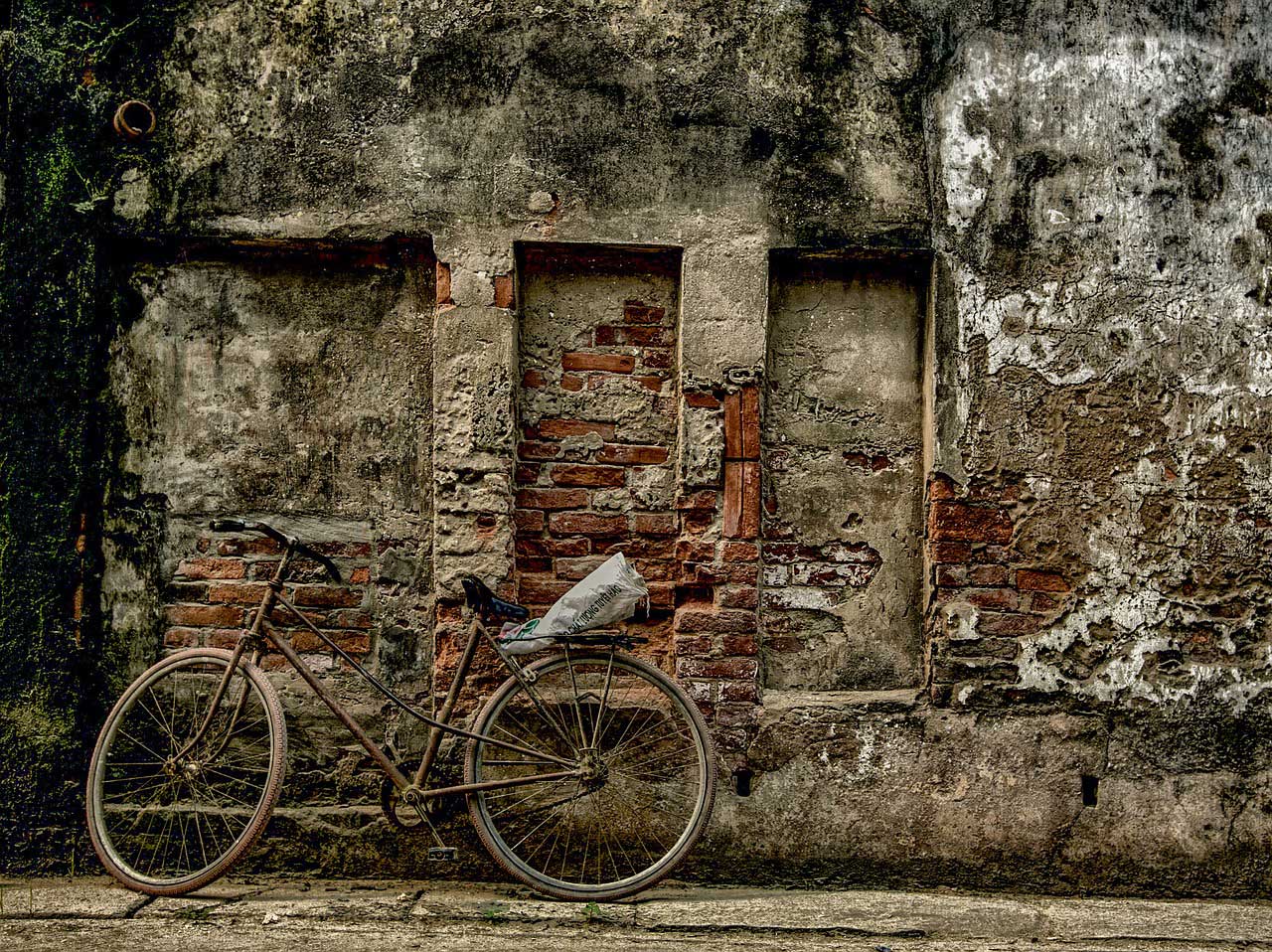 bike wall vietnam