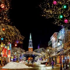 Where to See the Best Holiday Lights Around the World