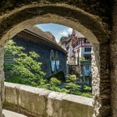 Safe Passage: Expert Strategies for Safeguarding Your Belongings and Preventing Theft While Traveling