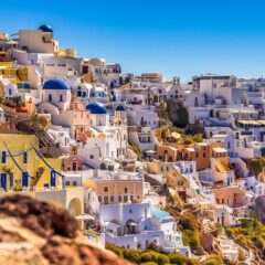 A Couple’s Guide to Santorini: Avoiding Crowds and Finding Romance
